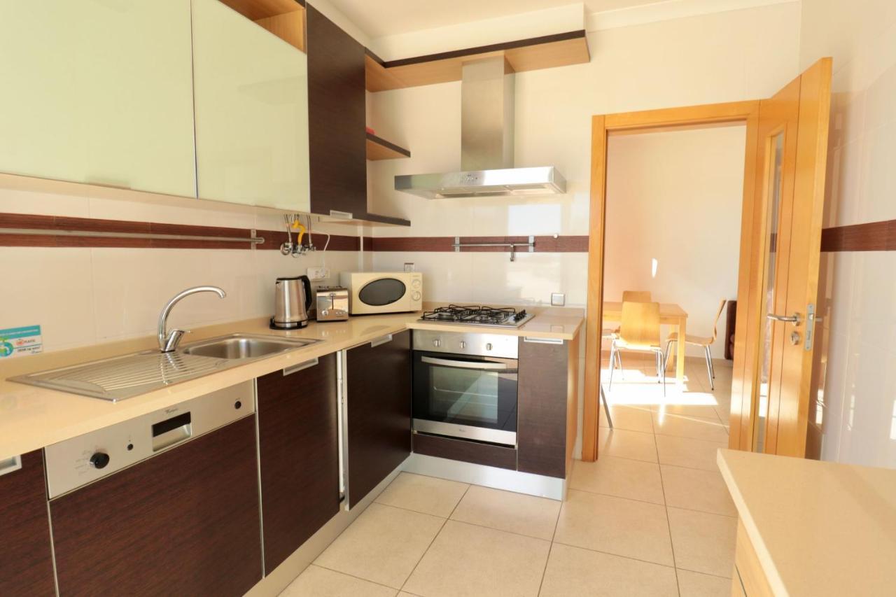 Апартаменты Olhos De Agua 1Br With Pool, Ac And Free Parking Албуфейра Экстерьер фото