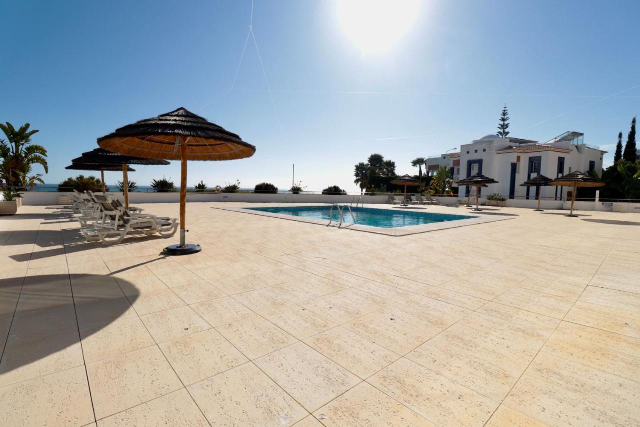 Апартаменты Olhos De Agua 1Br With Pool, Ac And Free Parking Албуфейра Экстерьер фото