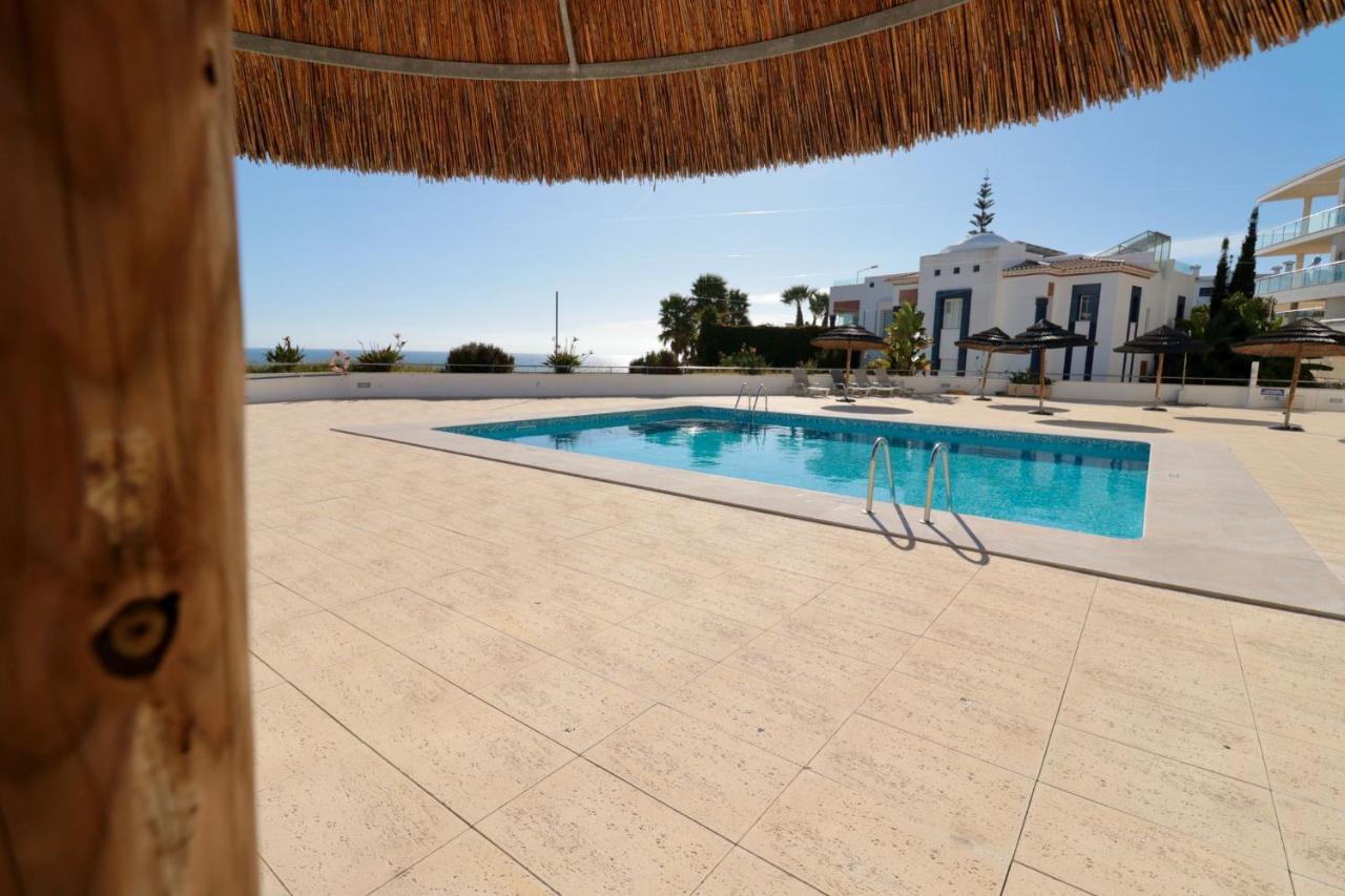 Апартаменты Olhos De Agua 1Br With Pool, Ac And Free Parking Албуфейра Экстерьер фото